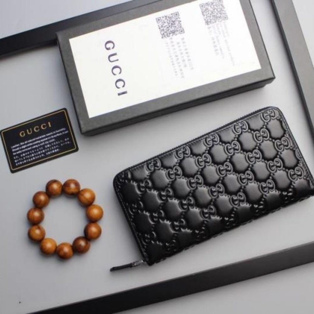 Womens Gucci wallet set